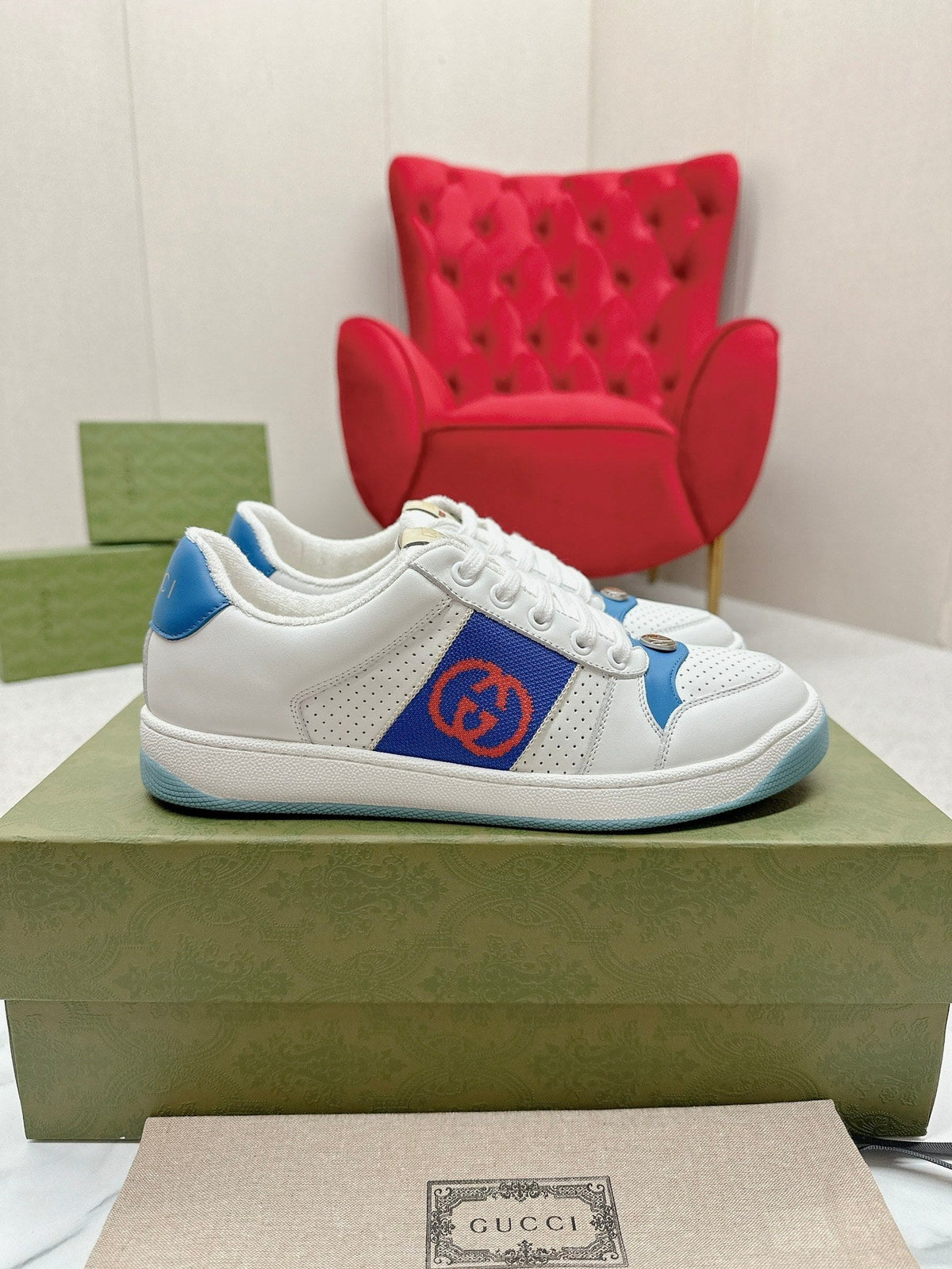 GUCCI WOMEN'S SCREENER TRAINER WHITE AND BLUE CALFSKIN